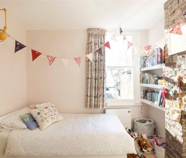 4 bedroom terraced house to rent - Photo 6