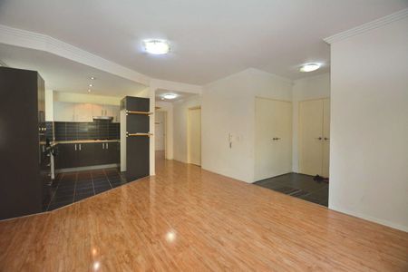Ground floor modern unit with courtyard - Photo 2