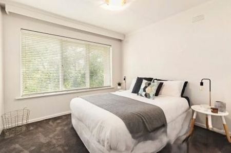 A Touch of Class! - Photo 3