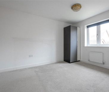 5 bedroom detached house to rent - Photo 3