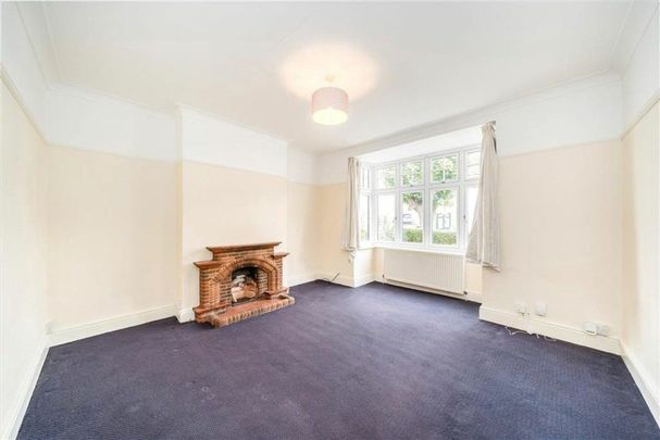 Dallinger Road, Lee, SE12 - Photo 1