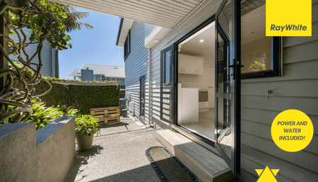 Modern 1-Bedroom Home with Private Courtyard in Prime Orakei Location - Water & Electricity Included - Photo 2