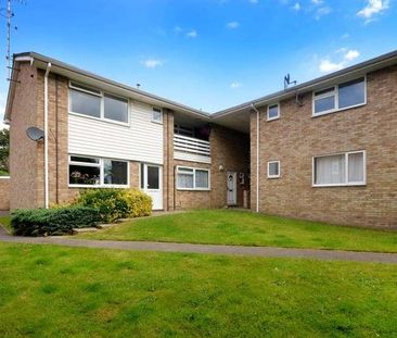 Highclere Court, Knaphill, GU21 - Photo 1