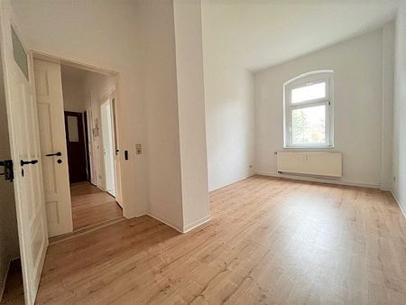 Großzügig geschnittene 2-Zimmer-Wohnung mit Einbauküche - Photo 5