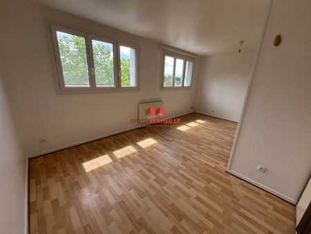 Location Appartement 1 pièce 30m² - Photo 3