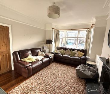3 Bedroom End Terrace To Let - Photo 2