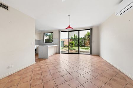 28 Newman Street, Kensington VIC 3031 - Photo 3