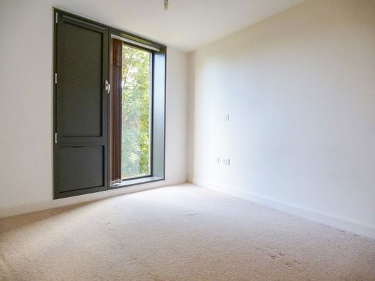 A 1 Bedroom Flat in St James Walk GL50 3UE - Photo 1