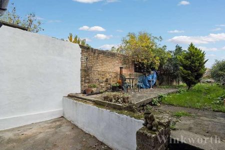 Amersham Road, London, SE14 - Photo 3