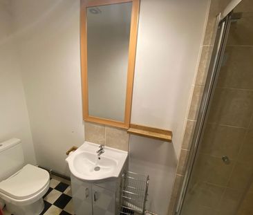 2 Bed Flat, Western Road, BN3 - Photo 2