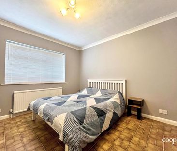 Parkfield Road, Ickenham, UB10 - Photo 4