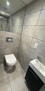 1 bedroom in a house share to rent - Photo 3