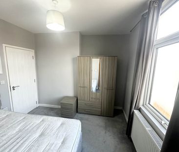 Vermont Street (Room 2), Bramley, Leeds - Photo 4