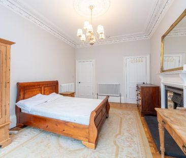 3 bedroom flat to rent - Photo 4