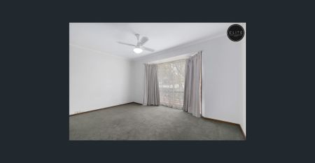 FOUR BEDROOM FAMILY HOME IN GREAT LOCATION - Photo 2