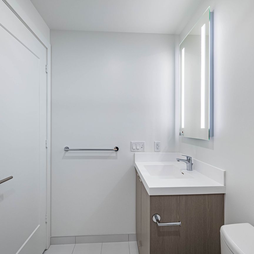 For Lease - 60 Central Park Roadway N/A Unit# 1111, Toronto, Ontario - Photo 1