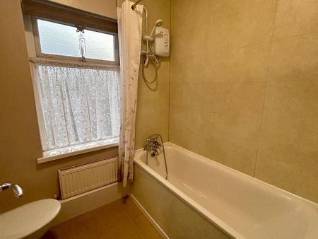 2 bedroom end of terrace house to rent - Photo 3