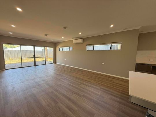 Perfect for Sda Living, Fifo Workers, or a Group Seeking Independent yet Shared Accommodation. - Photo 1