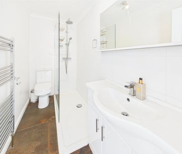 Cross Deep, Twickenham, TW1 - Photo 2