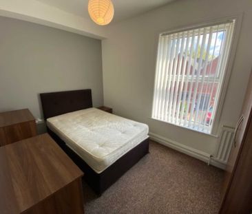 Highfield Road, Salford - Photo 3