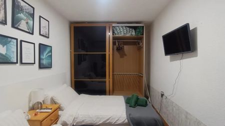 Calle del Caballero de Gracia, Madrid, Community of Madrid 28013 - Photo 2