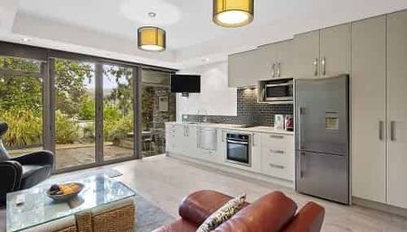 Sunny Secure and Serene - Photo 3