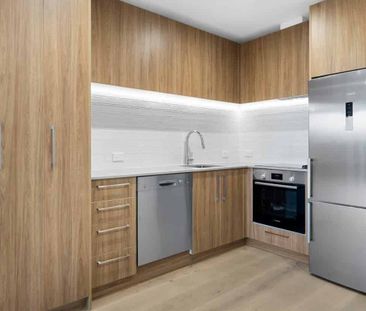 ONPOINT - Water views, one bedroom plus study - Photo 1