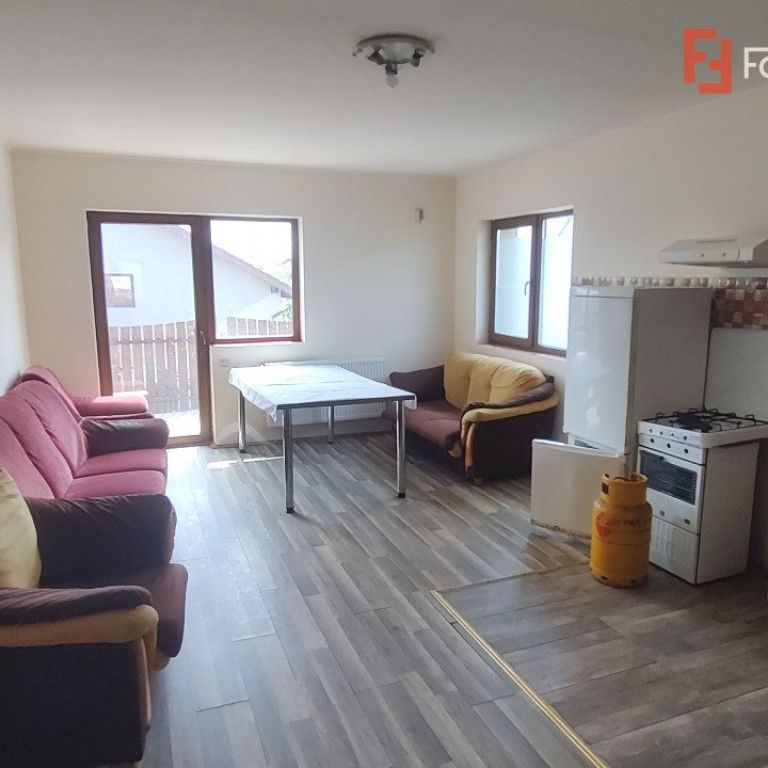 Casa de inchiriat pe 3 niveluri in Dumbravita, pretabila mun - Photo 1