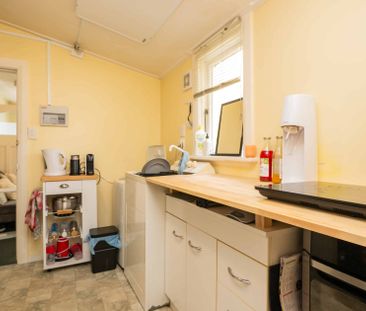 Tidy One Bedroom Flat - Photo 4
