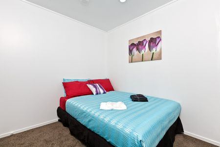 Inner City Convenience - Photo 3