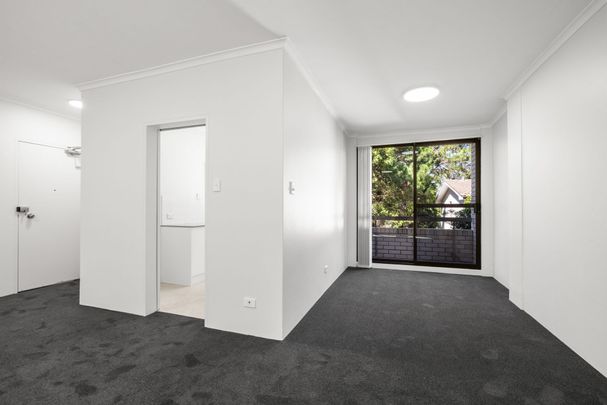 Renovated Ground Floor Apartment in a Convenient Location - Photo 1