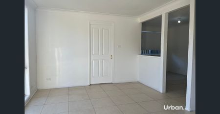 Four Bedroom Large Family Home! - Photo 2
