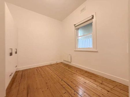 “Wonder Family Home In the Oakhill Estate” - Photo 4