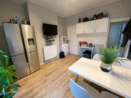 4 bedroom house share to rent - Photo 4