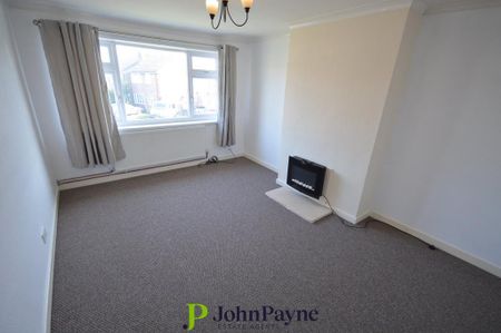 2 bedroom maisonette to rent - Photo 2