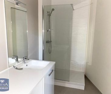 Location Appartement 2 pièces 53m² FONTENAY LE COMTE 85200 - Photo 5