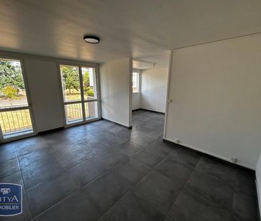 Location Appartement 4 pièces 69m² CHOLET 49300 - Photo 1