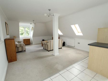 3 bedroom apartment to rent - Photo 2
