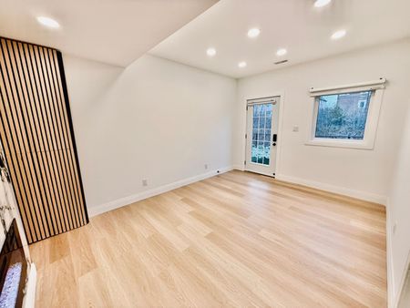 For Lease - 3186 Hines Drive Unit# 1, Oakville, Ontario - Photo 2