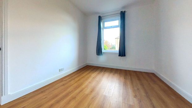 2 bedroom semi-detached property to rent - Photo 1