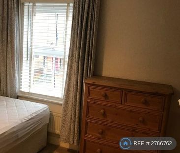 1 bedroom in a house share to rent - Photo 3