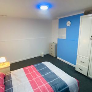 RM4 Church Drive | Harrow | London | HA2 7NW - Photo 2