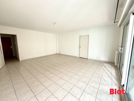 Location Appartement 4 pièces 98m² RENNES 35000 - Photo 1