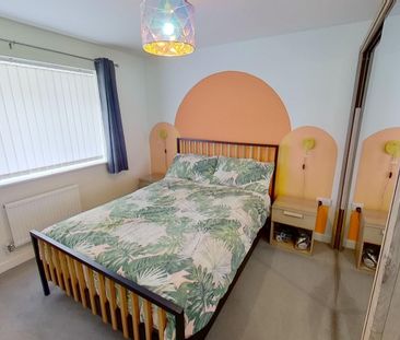 Brooklands Avenue, Seacroft - Photo 2