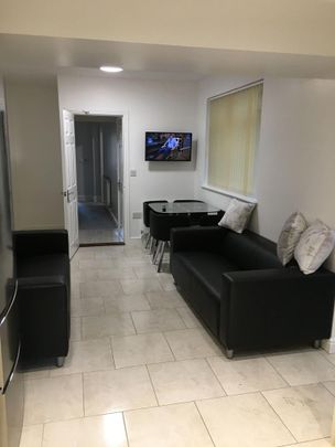 5 bedroom house to rent - Photo 1