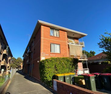 Fully Renovated 2 Bedroom Unit - Photo 4