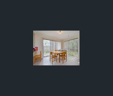 Modern & Well‑Maintained Townhouse in a Quiet Complex - Photo 3