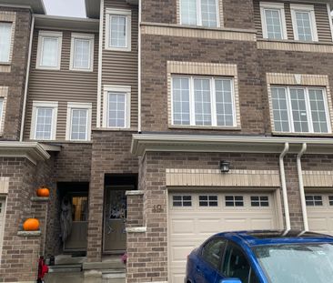 For Lease - 19 Pumpkin Corner Crescent, Barrie, Ontario - Photo 1