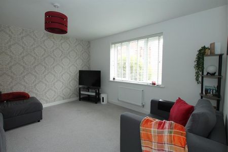 3 bedroom detached house to rent - Photo 3