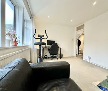 Islip Street, London - Photo 2